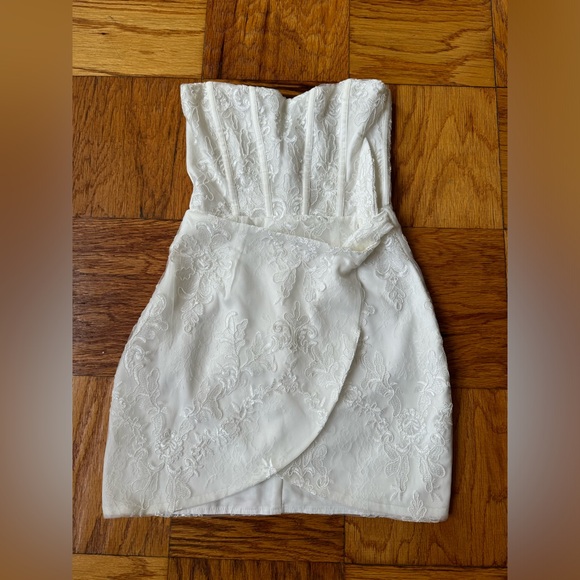 V Chapman Nigella Dress White - Picture 1 of 11